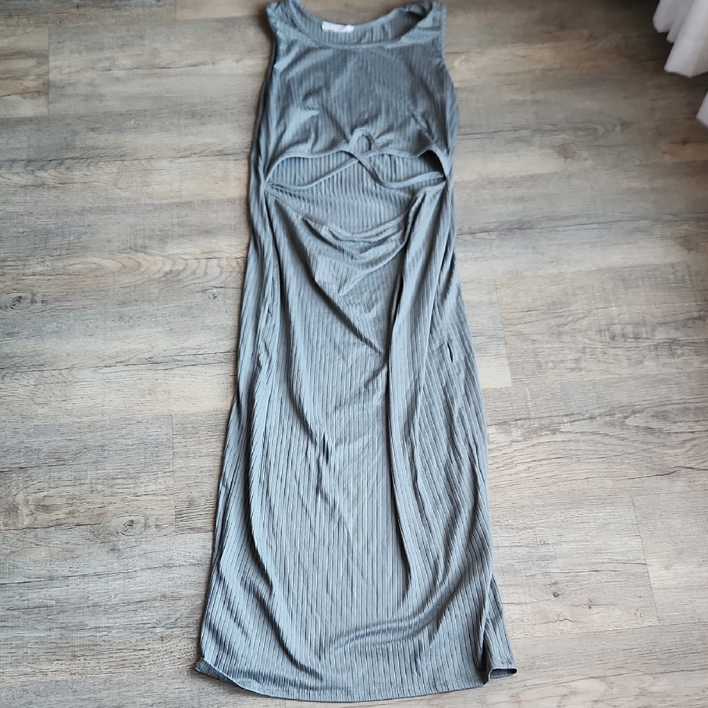Sleeveless Dress With Cutout